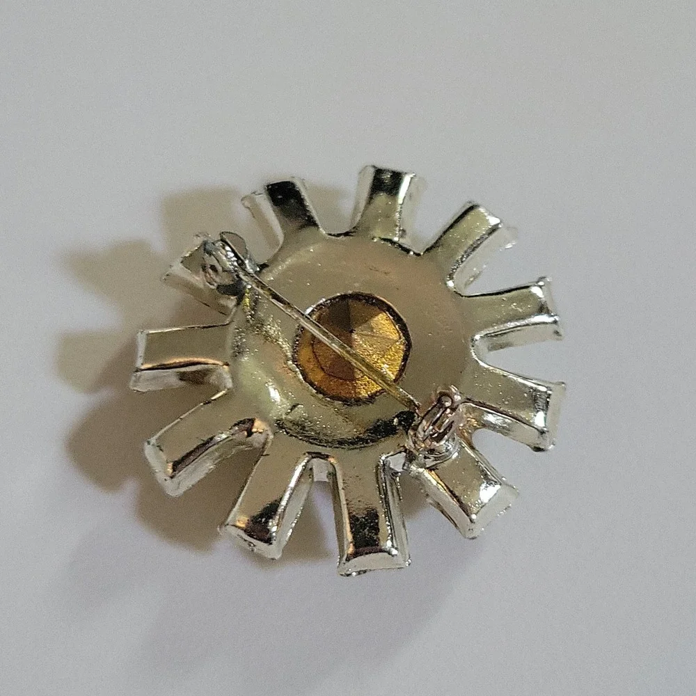 Vintage Mid-Century Modern Atomic‎ Sunburst Brooch Amber Yellow 1.25in MCM Retro